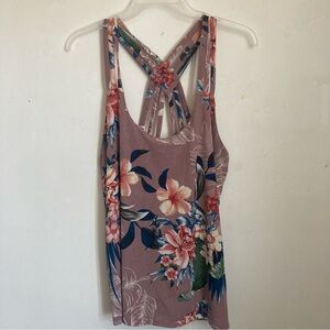 Lt purple floral tank with cute strap detail L Modern Attraction